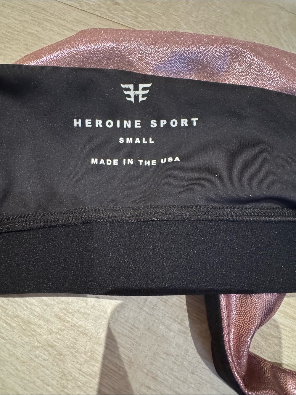 Heroine Sport Metallic Rose Pink Scoop Sports Bra with Black Band small - Picture 4 of 4